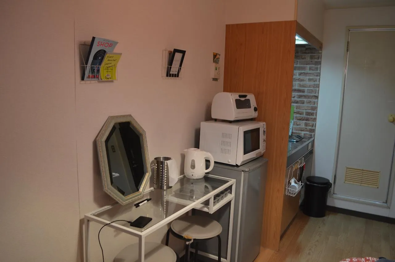 Dotonbori Apartment contacts